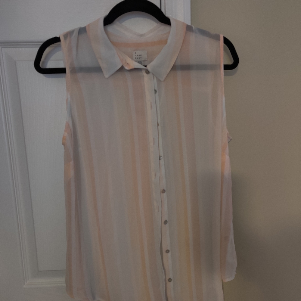 White and pick blouse